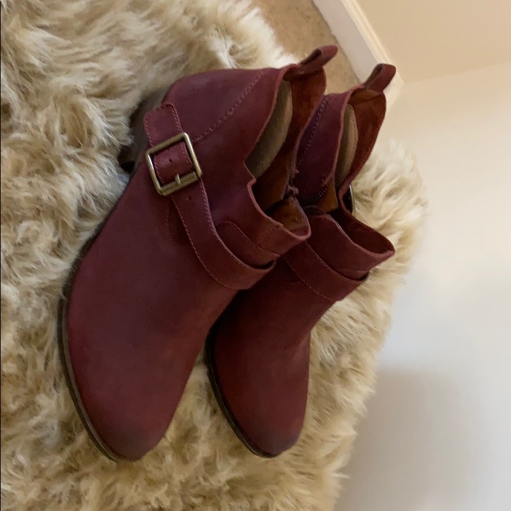 Burgundy lucky brand booties